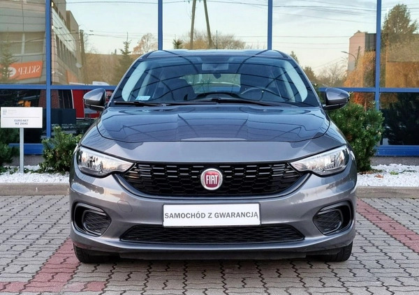 Fiat Tipo cena 46999 przebieg: 111000, rok produkcji 2019 z Śmigiel małe 232